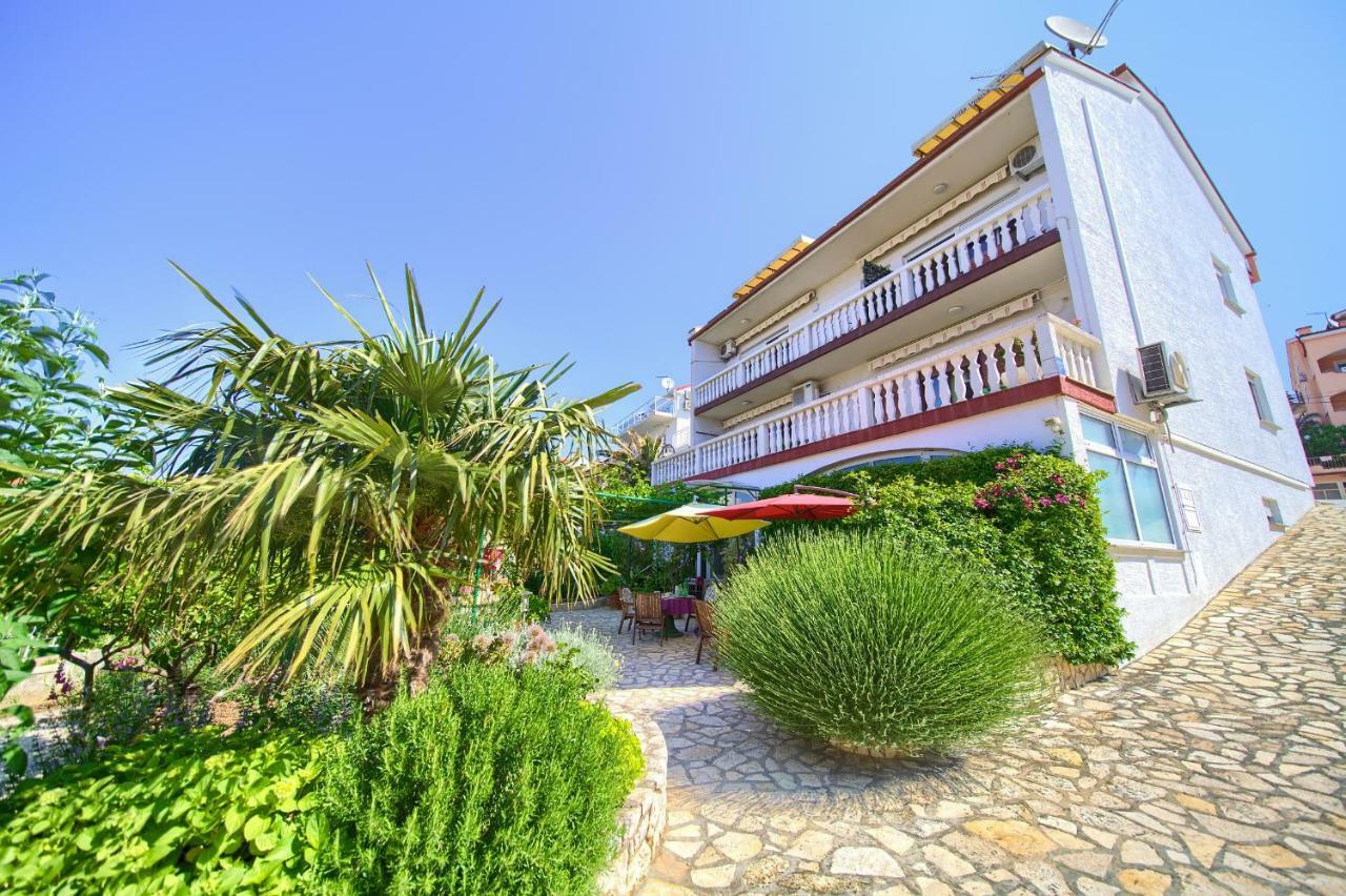 Family Apartments Vesna- 100 M Beach -Center Crikvenica Eksteriør bilde